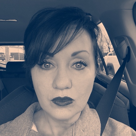 Hello! Welcome to my closet 💜 - Picture 2 of 15